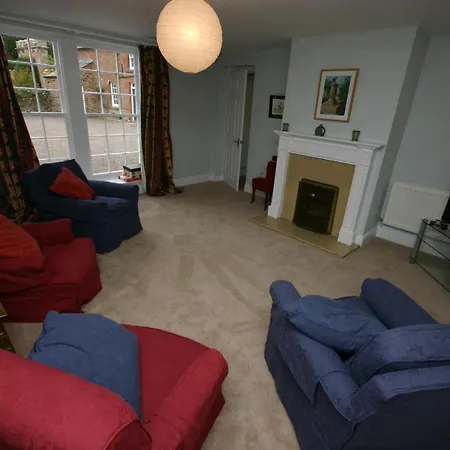 Kirkandrews House