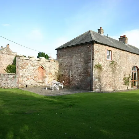 Kirkandrews House אכסניה